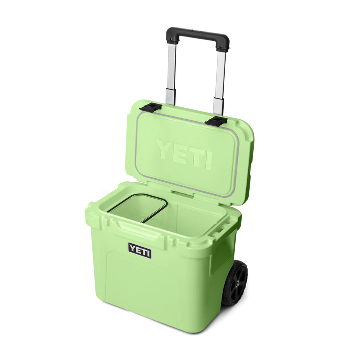 ROADIE® 32 WHEELED COOLER KEY LIME