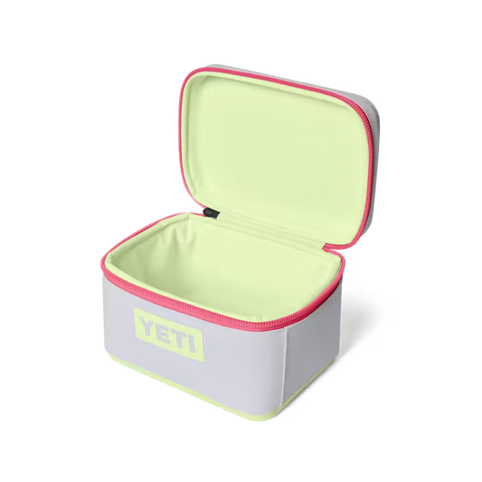 YETI LONCHERA DAYTRIP SNACK BOX 3L MIST/PINK/GRASSHOPPER | Yeti Market