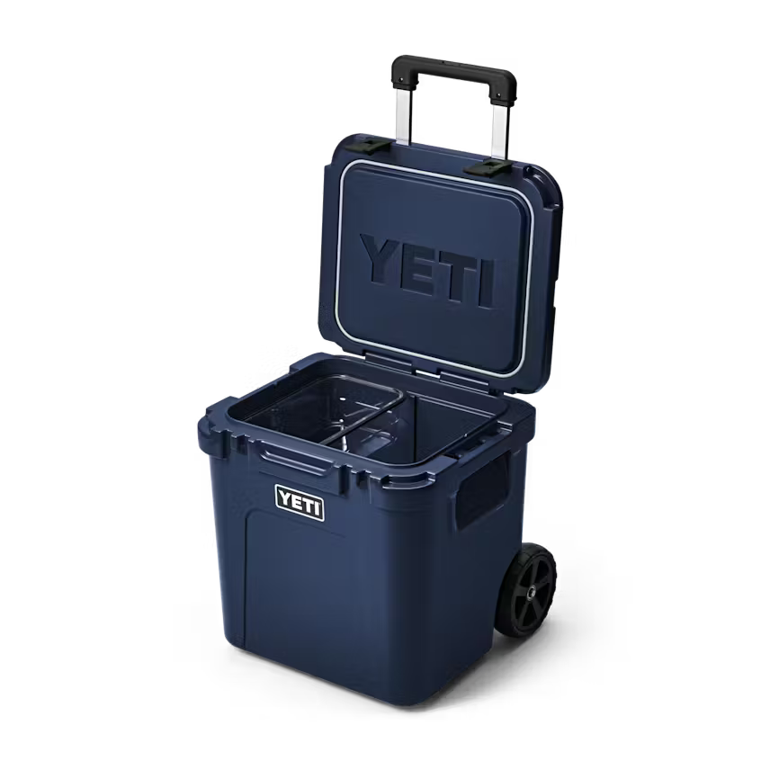 ROADIE® 48 WHEELED COOLER AZUL MARINO