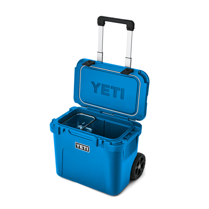 ROADIE® 32 WHEELED COOLER BIG WAVE BLUE