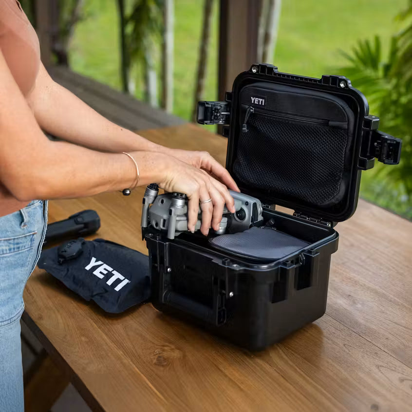 YETI LOADOUT GOBOX 8 GEAR CASE - NEGRO