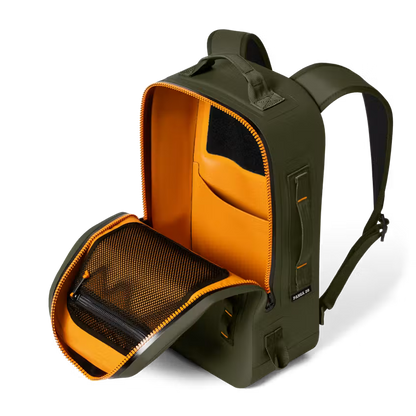 YETI MOCHILA PANGA 28L WATERPROOF BACKPACK - OLIVE/KING CRAB ORANGE