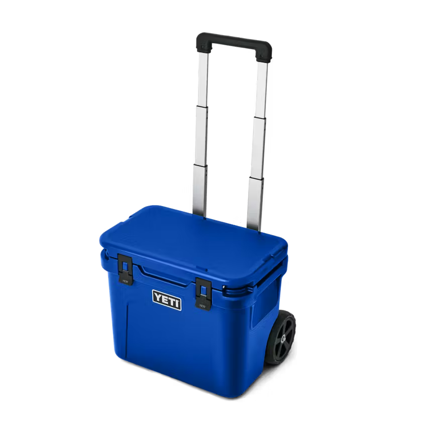 HIELERA RIGIDA YETI ROADIE 32 WHEELED COOLER - ROYAL BLUE