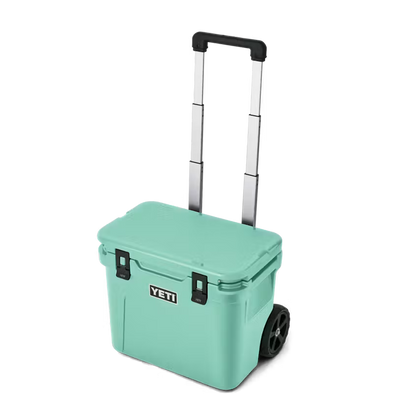 HIELERA RIGIDA YETI ROADIE 32 WHEELED COOLER SEAFOAM | Yeti Market