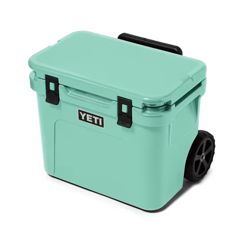HIELERA RIGIDA YETI ROADIE 32 WHEELED COOLER SEAFOAM | Yeti Market