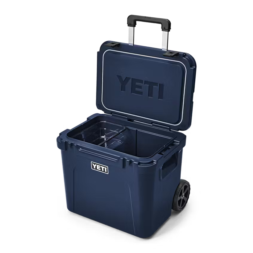 ROADIE® 60 WHEELED COOLER AZUL MARINO