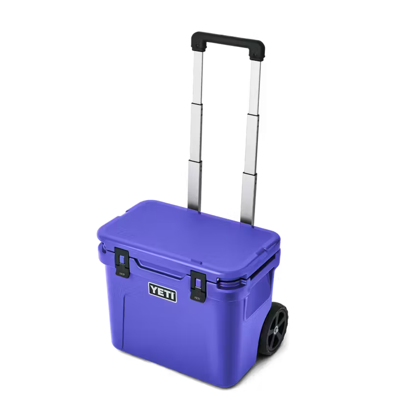 ROADIE® 32 WHEELED COOLER ULTRAMARINE VIOLET
