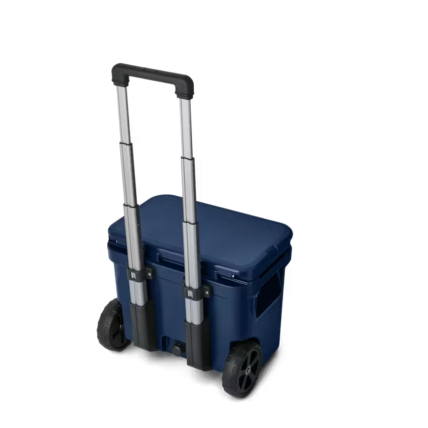 ROADIE® 32 WHEELED COOLER AZUL MARINO