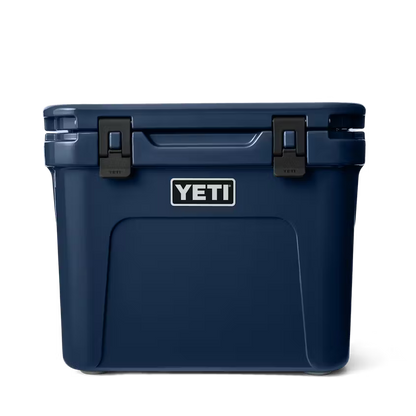 ROADIE® 32 WHEELED COOLER AZUL MARINO