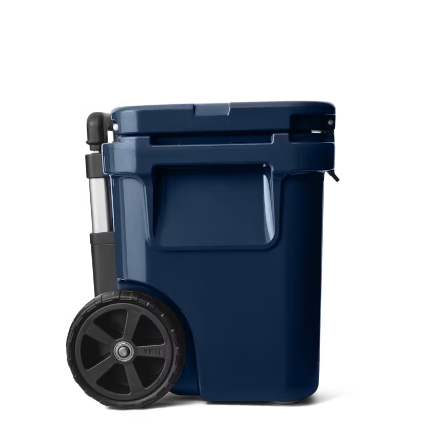ROADIE® 32 WHEELED COOLER AZUL MARINO